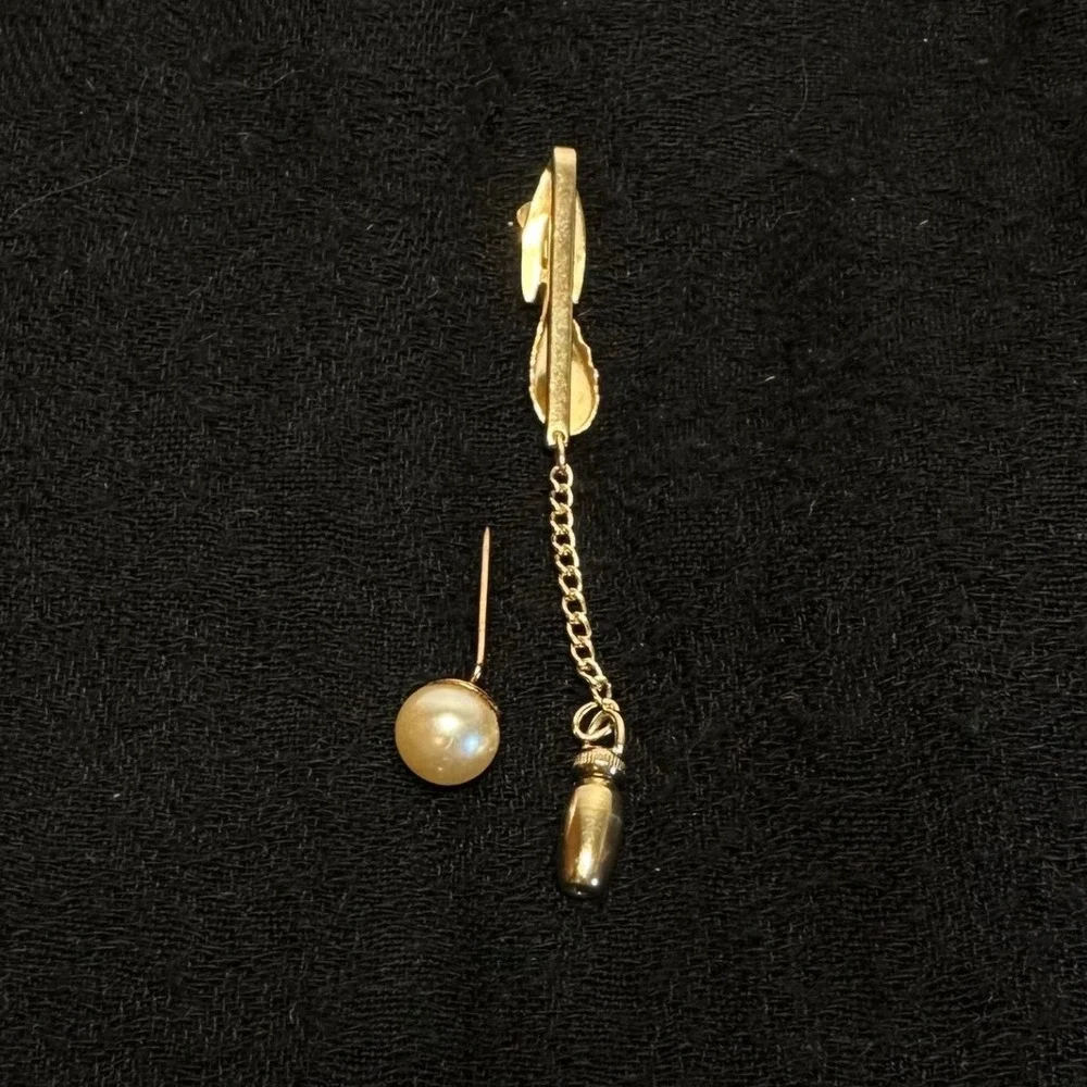 Vintage Hickok USA Tie Clip with Chain &‎ Faux Pearl Drop
